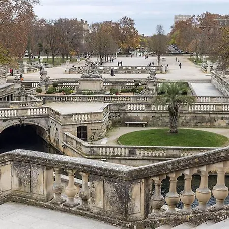 Les Arènes, 1 à 6 Personnes En Centre *