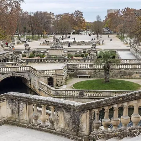 Les Arenes, 1 A 6 Personnes En Centre *