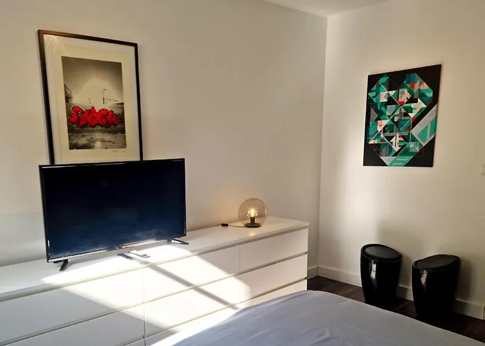 Les Arenes, 1 A 6 Personnes En Centre * 尼姆